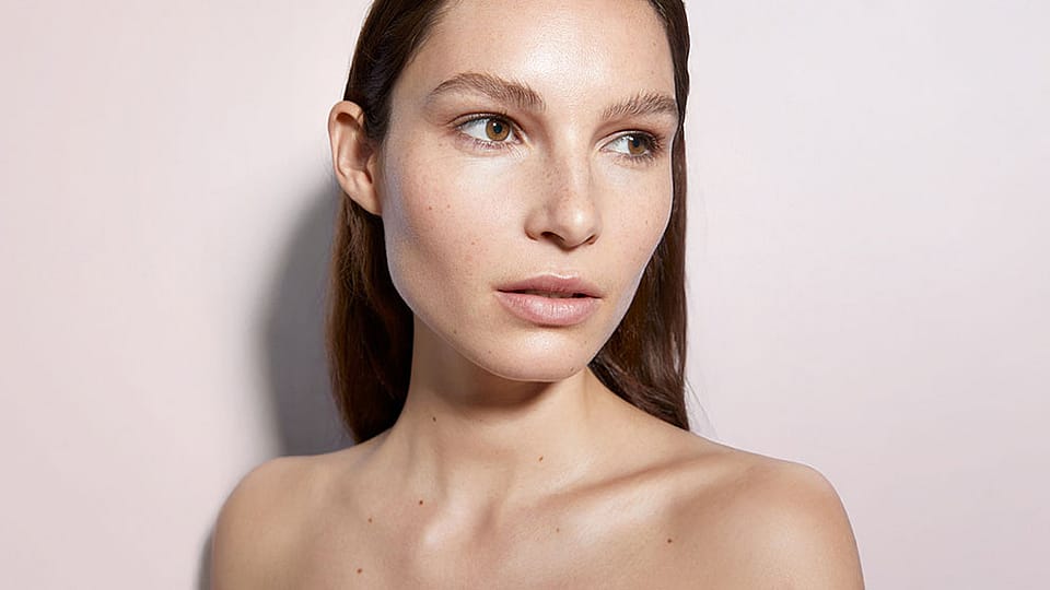 Ženska z občutljivo kožo